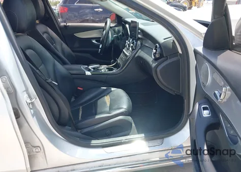 2015 Mercedes-Benz C 300 Luxury/Sport из США, поврежденный, VIN 55SWF4JB1FU074097